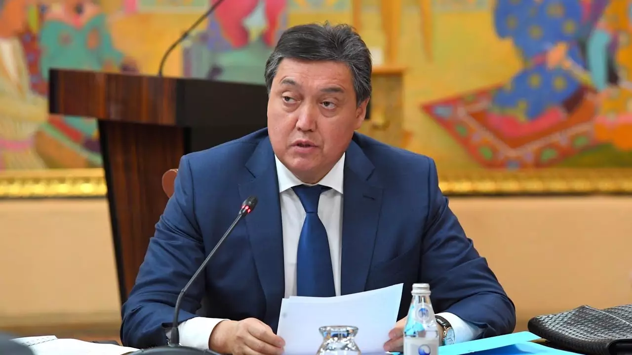 Экс шенеунік Мәминнің туыстары шіріген байлар екен