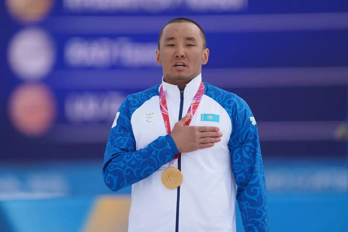 Токаев поздравил Ербола Хамитова с золотом Паралимпиады