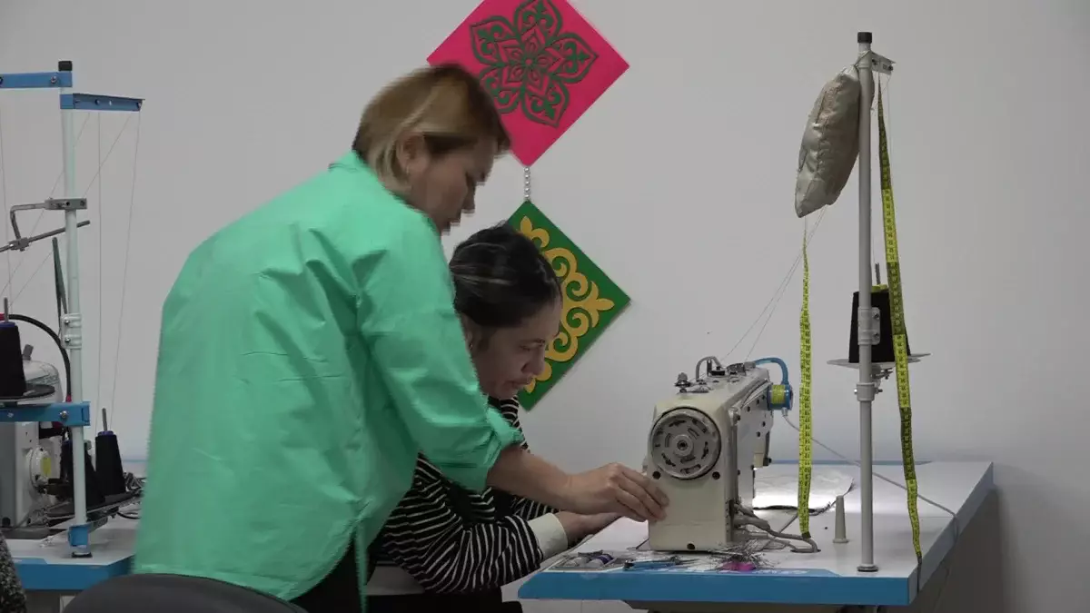 Тігін шеберханасы: Алматыда ерекше қажеттілігі бар азаматтар жаңа жоба бастамақ