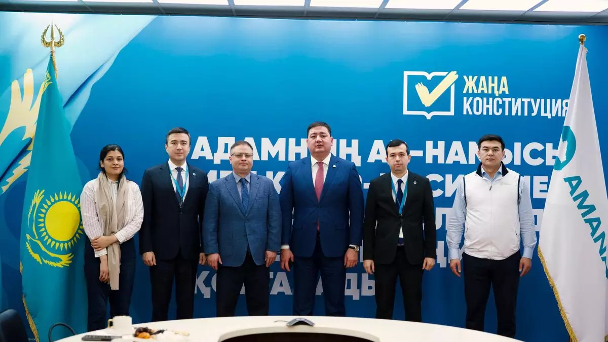 Миссия наблюдателей от ШОС оценила президентские выборы в Казахстане как легитимные и соответствующие национальному законодательству.