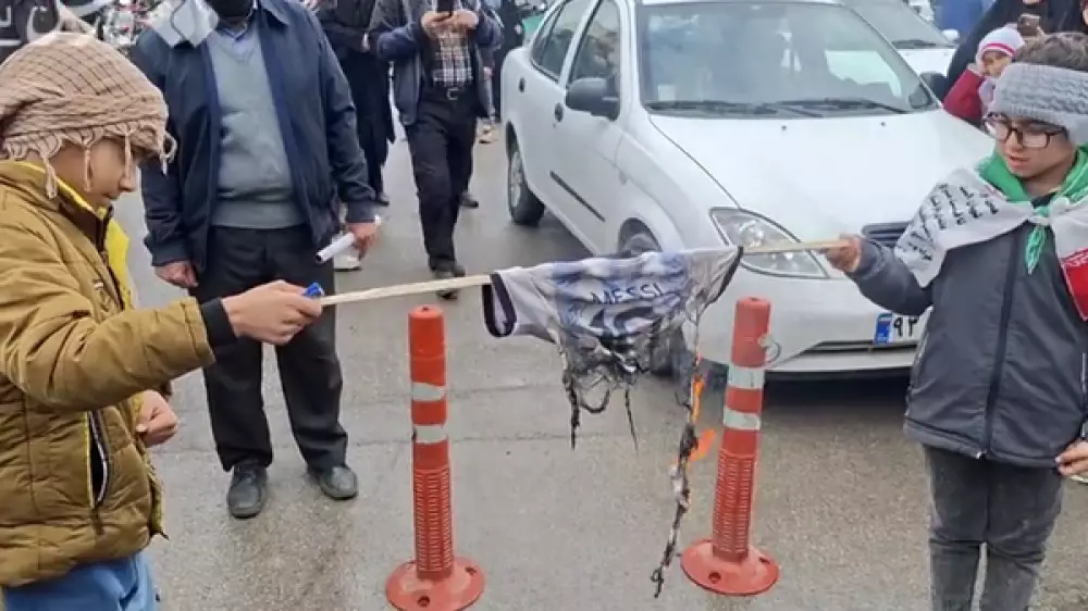 В Иране дети сожгли футболки Лионеля Месси - СМИ