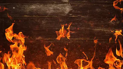 Баня вспыхнула на частном подворье в СКО