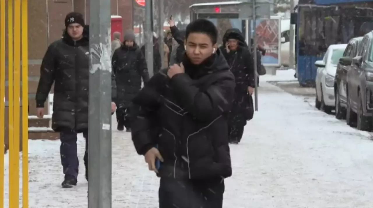 Штормовую погоду прогнозируют синоптики