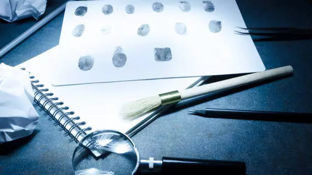 Как МВД находит преступников, даже если они меняют внешность и документы