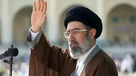 "Әйтпесе қыспаққа аламыз". Иранның діни жетекшісі үндеу жариялап, Америкаға талап қойды