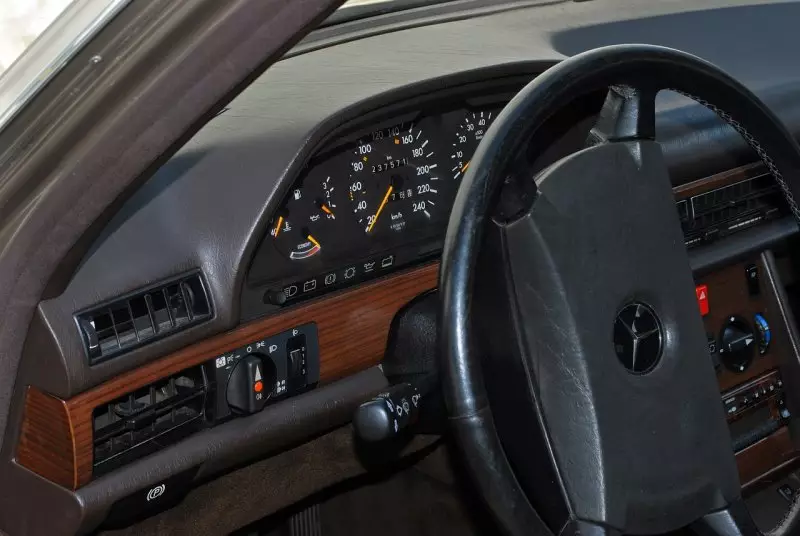 «Это гараж Нурсултана Абишевича»: в Костанае суд спорил из-за «знаменитого» бампера