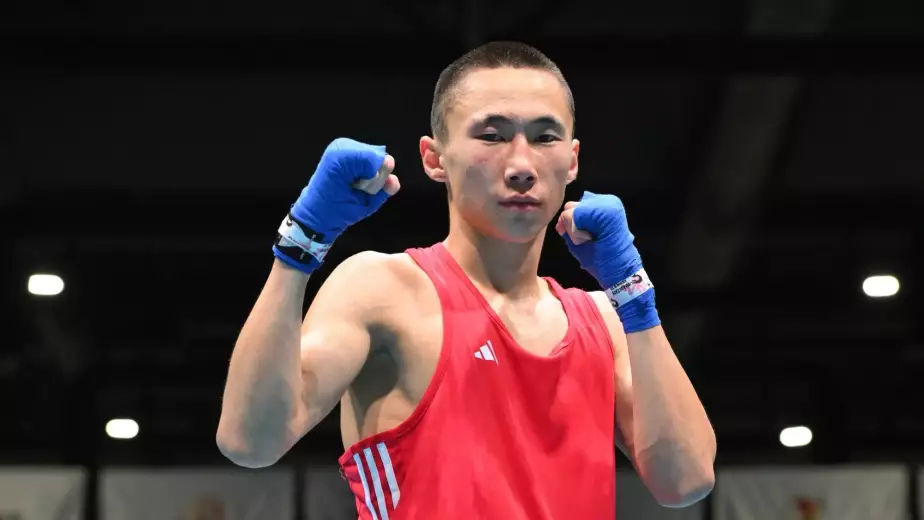 Казахстанец Жумахан в драматичном бою вышел в финал U-19 Futures Cup