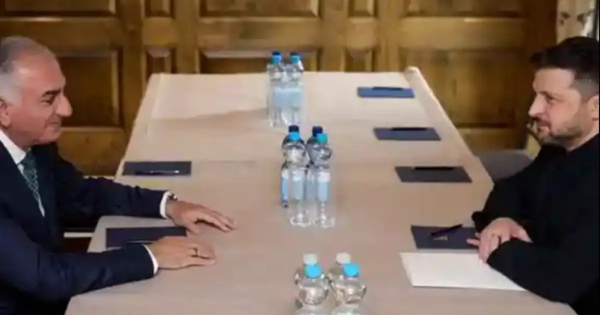  Зеленский Парижде Иран шахының ұлы Реза Пехлевимен кездесті 