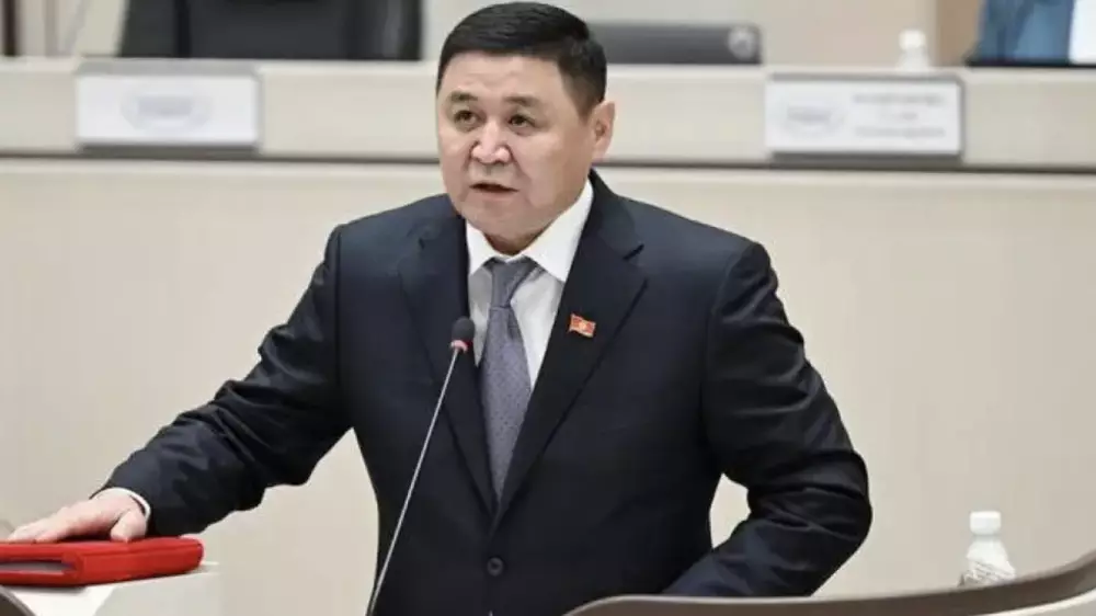 Қырғызстан ҰҚМК-ның экс-басшысы Қамшыбек Тәшиевтің туған інісінен жауап алынып жатыр