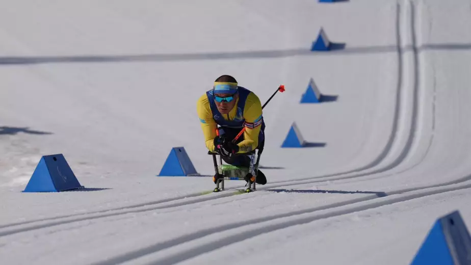 Казахстан с Ерболом Хамитовым занял пятое место в лыжной эстафете на Паралимпиаде-2026. Спортсмены получат призовые
