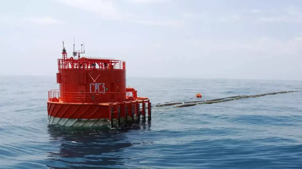 Танкер, плывший за нефтью из Казахстана, атаковали в Черном море