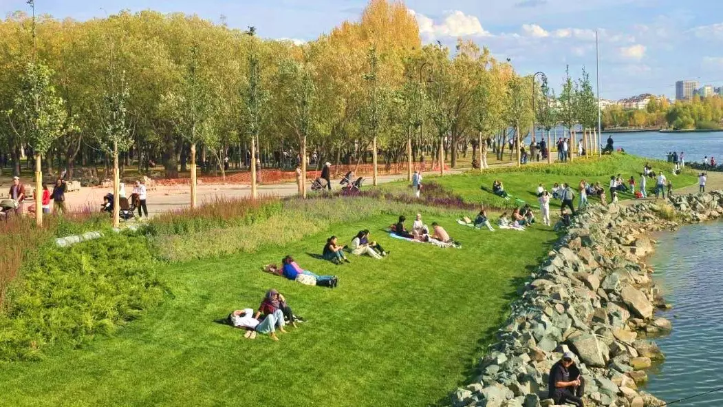 В Астане продолжается масштабное озеленение и благоустройство