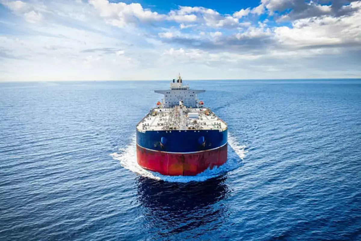 Инцидент в Чёрном море: атакован греческий танкер, направлявшийся за нефтью из Казахстана - новости на Lada.kz 14.03.2026