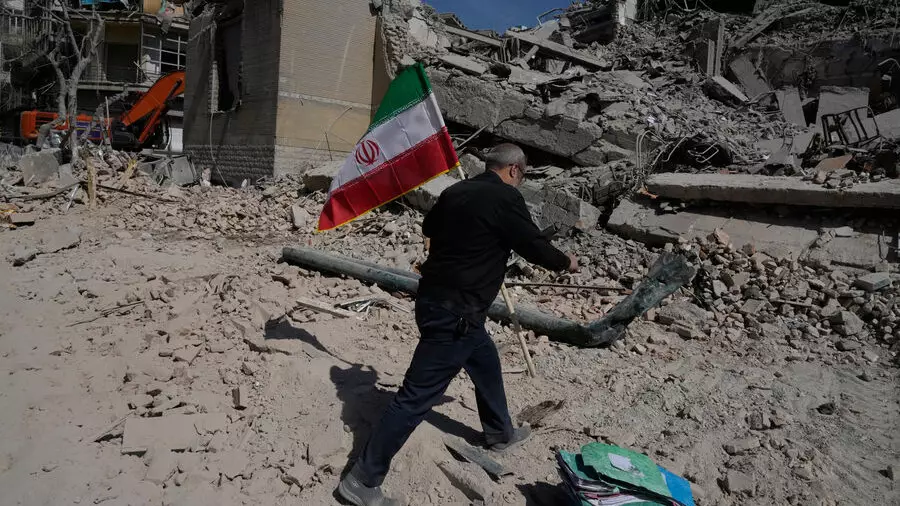 Трамп Иранмен атысты тоқтату туралы келіссөзді бастауға асықпай отыр – Reuters