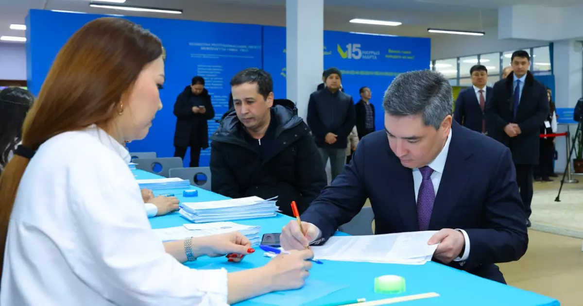  Олжас Бектенов республикалық референдумда дауыс берді 