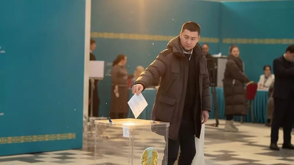 В Казахстане стартовал референдум по Конституции