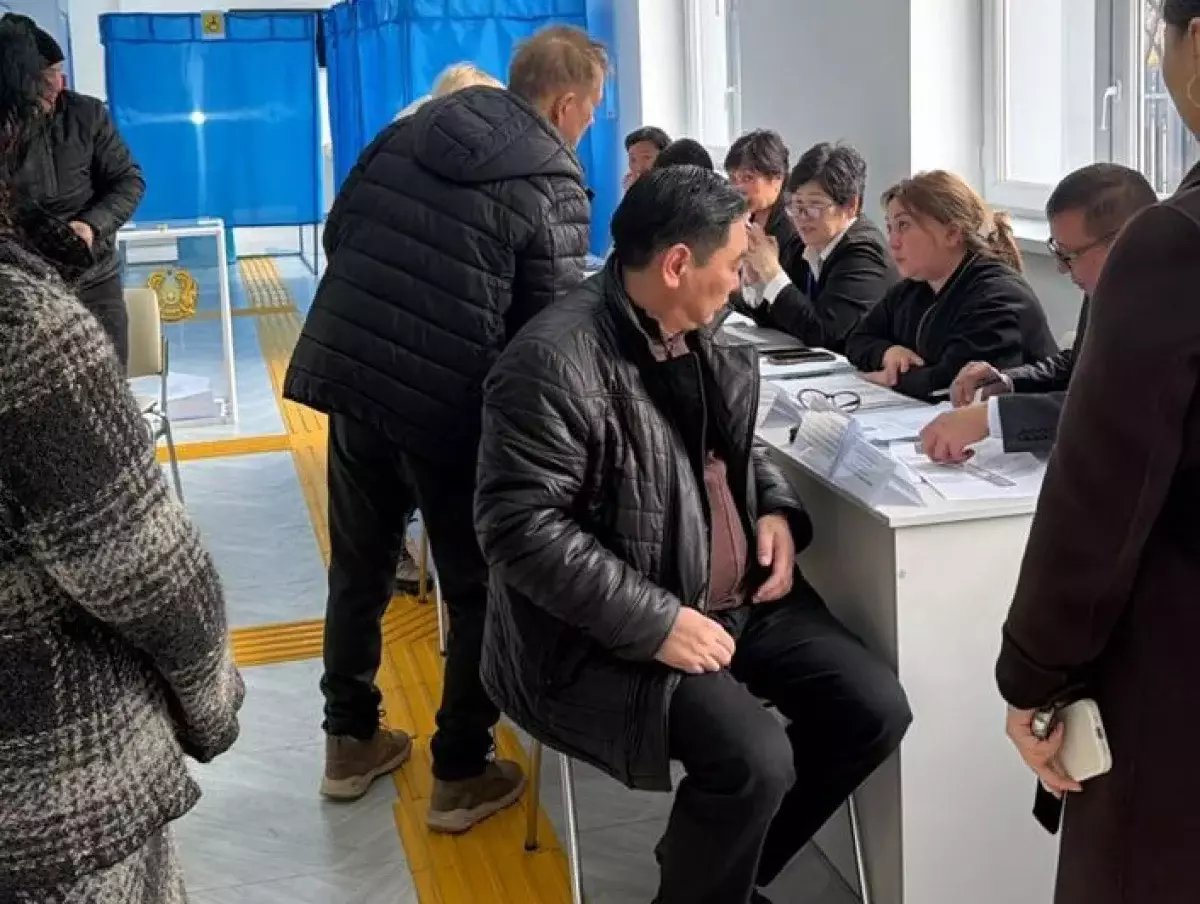 Қала тұрғындары дауыс беруде: Алматының сайлау учаскелерінде кезектер пайда болды