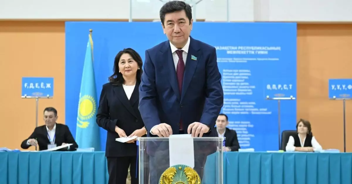  Мәжіліс төрағасы республикалық референдумда дауыс берді 