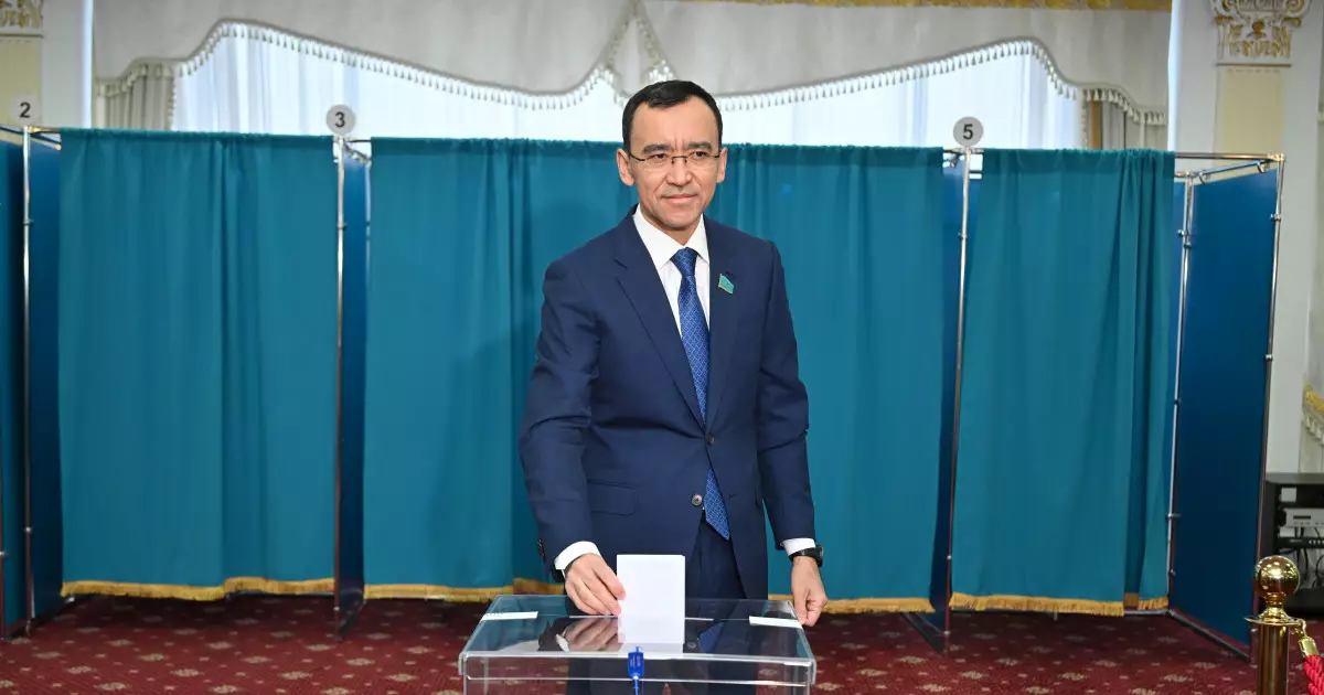   Сенат Төрағасы Мәулен Әшімбаев жаңа Конституция бойынша өтіп жатқан референдумда дауыс берді   
