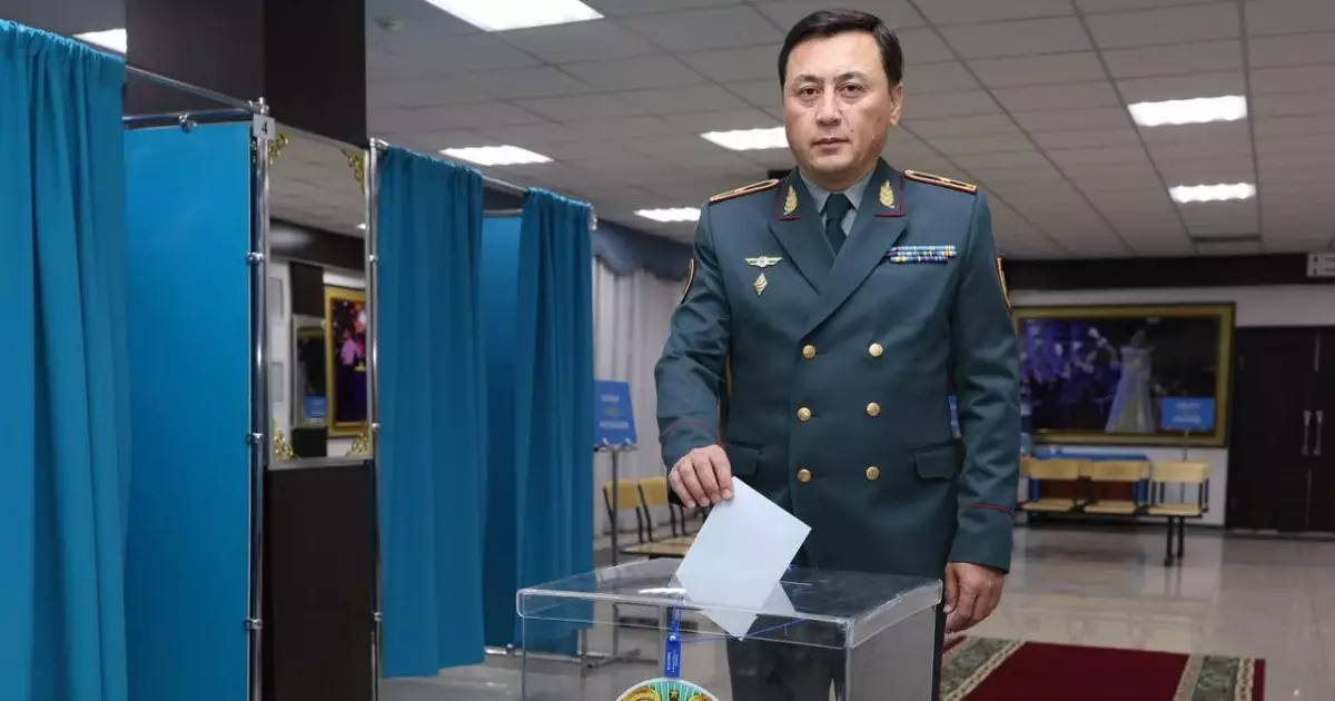  Ұлттық ұланның Бас қолбасшысы референдумда дауыс берді 