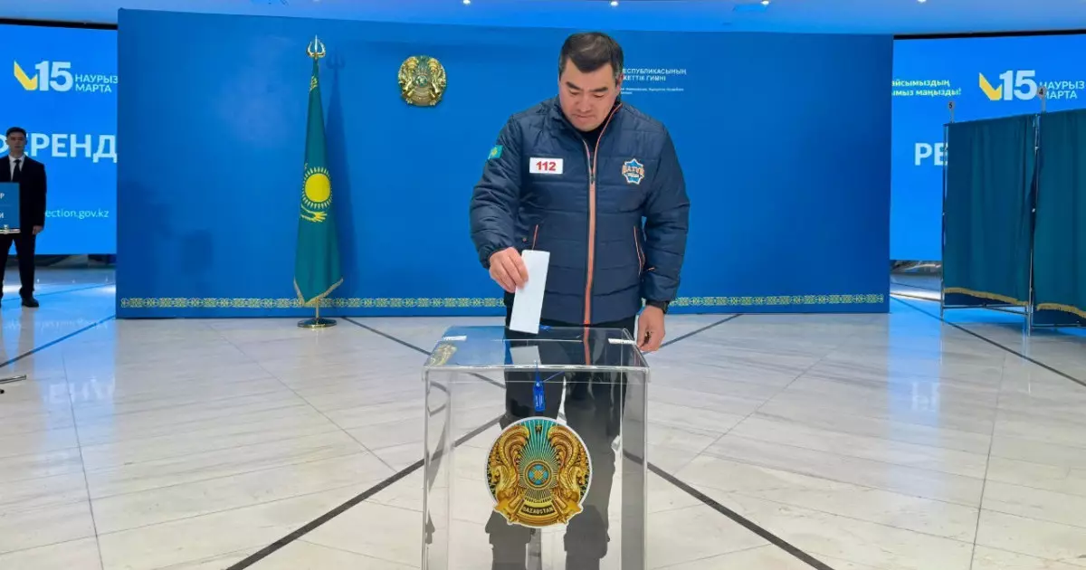  Төтенше жағдайлар министрі референдумда дауыс берді 