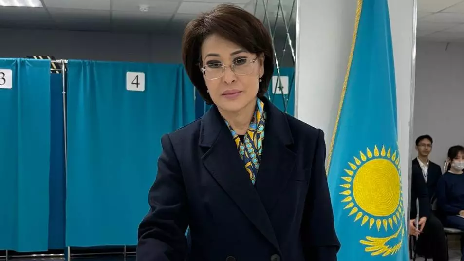 Глава минздрава проголосовала на референдуме по новой Конституции