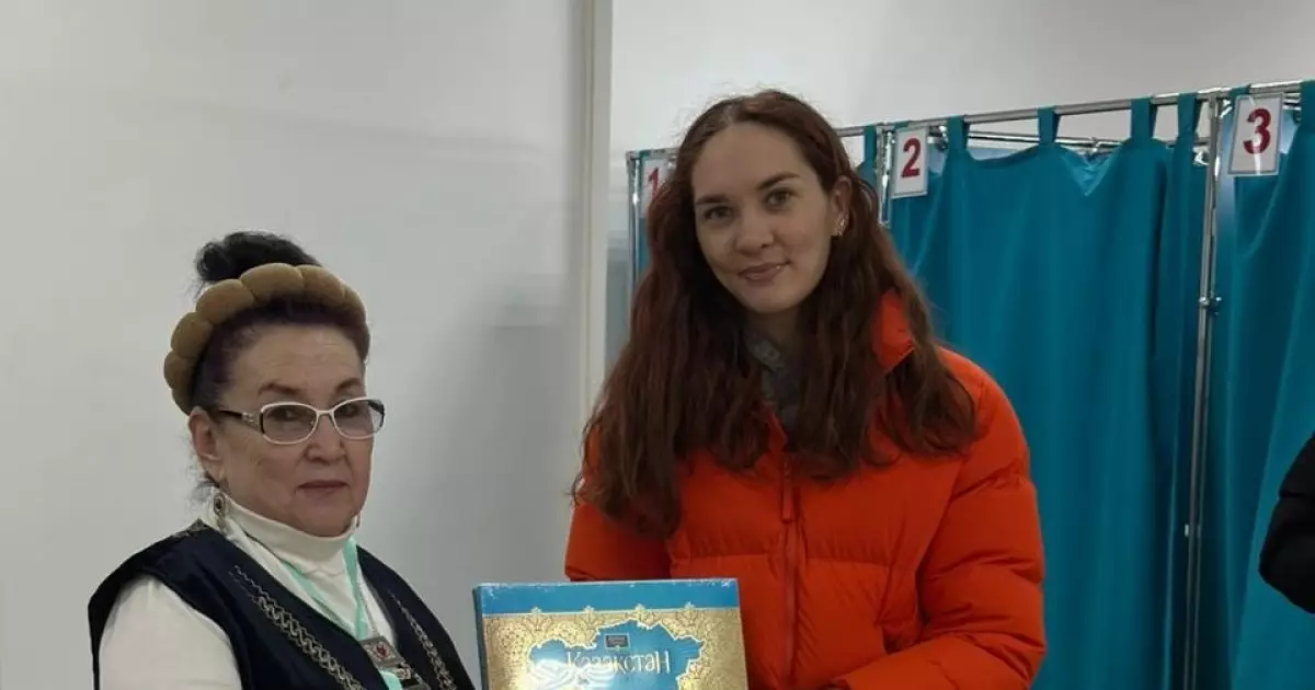   Көкшетауда бокстан әлем чемпионы Карина Ибрагимова дауыс берді   