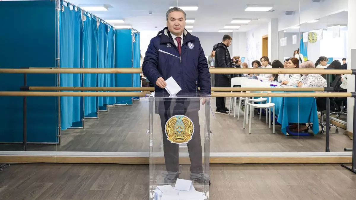 Ерсайын Нағаспаев республикалық референдумда дауыс берді