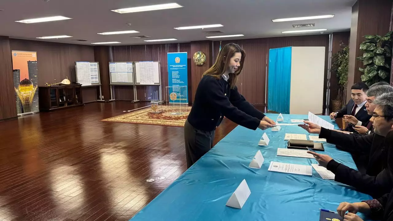 Референдум-2026: Жапонияда оқитын студент ең алғашқы болып дауыс берді