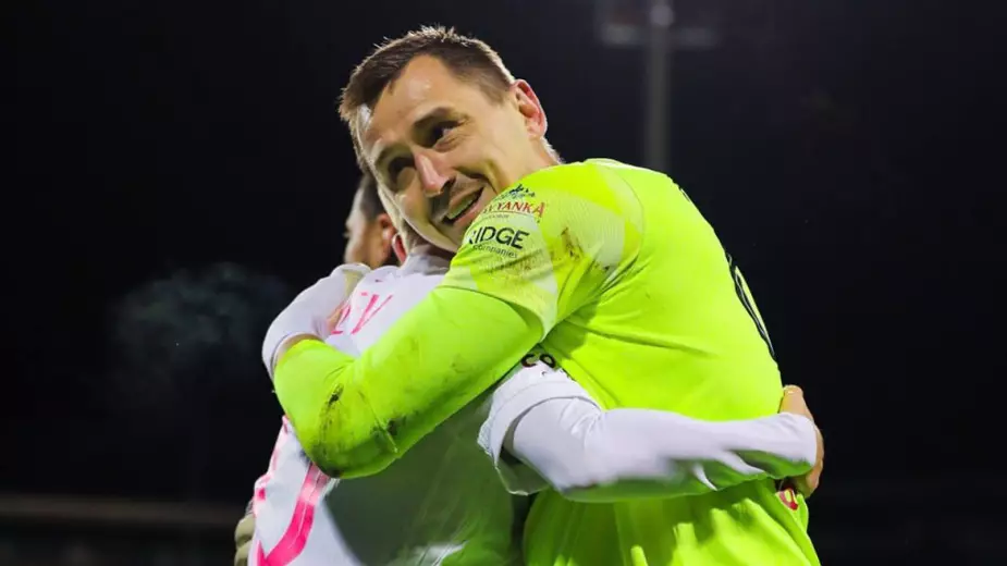 Клуб казахстанца одержал разгромную победу в Азербайджане