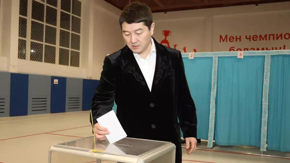 Аким Мангистауской области Нурдаулет Килыбай проголосовал на референдуме