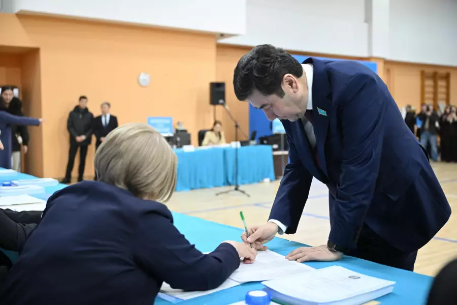 Мәжіліс төрағасы Ерлан Қошанов референдумда дауыс берді