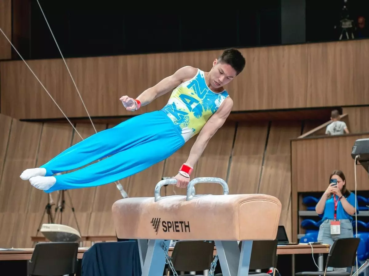 Гимнаст Зейнолла Ыдырысов Түркиядағы Әлем кубогы кезеңінде күміс медаль жеңіп алды