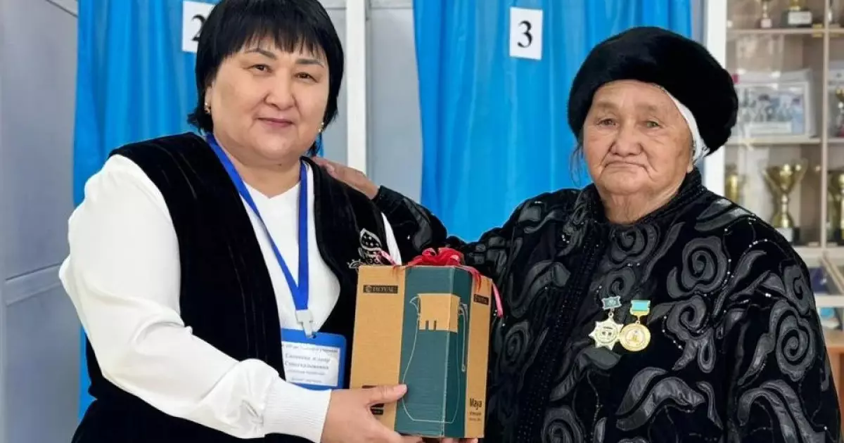  Абай облысында `такси апа` референдумда дауыс берді 