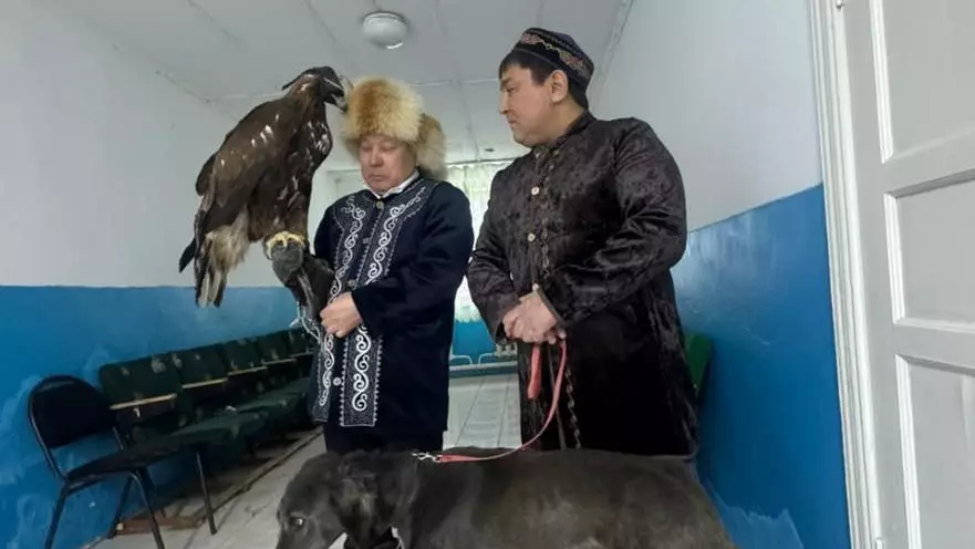 Референдумдағы «ерекше вайб»: Қазақстандықтар дауыс беру барысында креатив танытуда