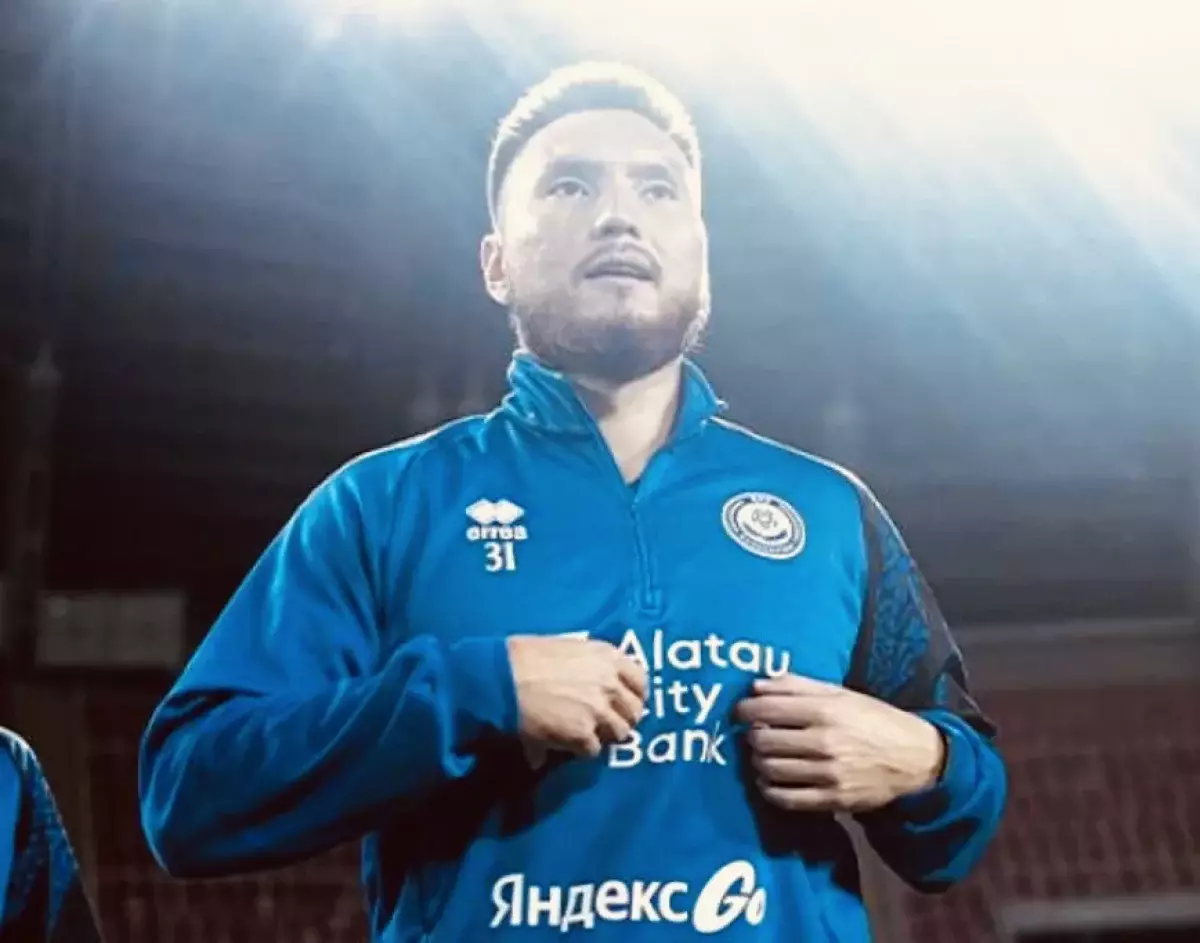 “Оны неге сонша талқылай бересіңдер?” —  Дінмұхаммед Қашкен төңірегіндегі шуға нүкте қойылды