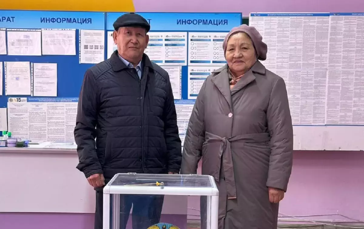 Алматыда теміржолшылар әулеті референдумда дауыс берді