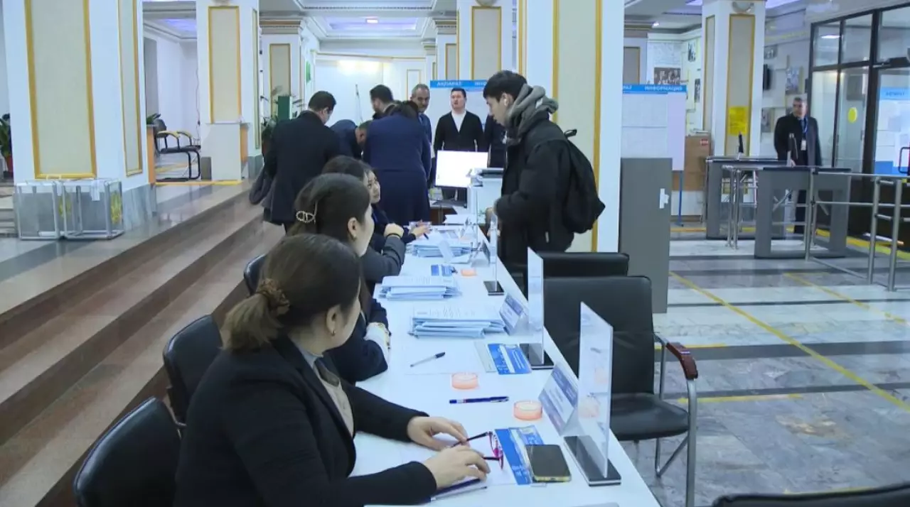 653 участка для голосования работают в Алматы