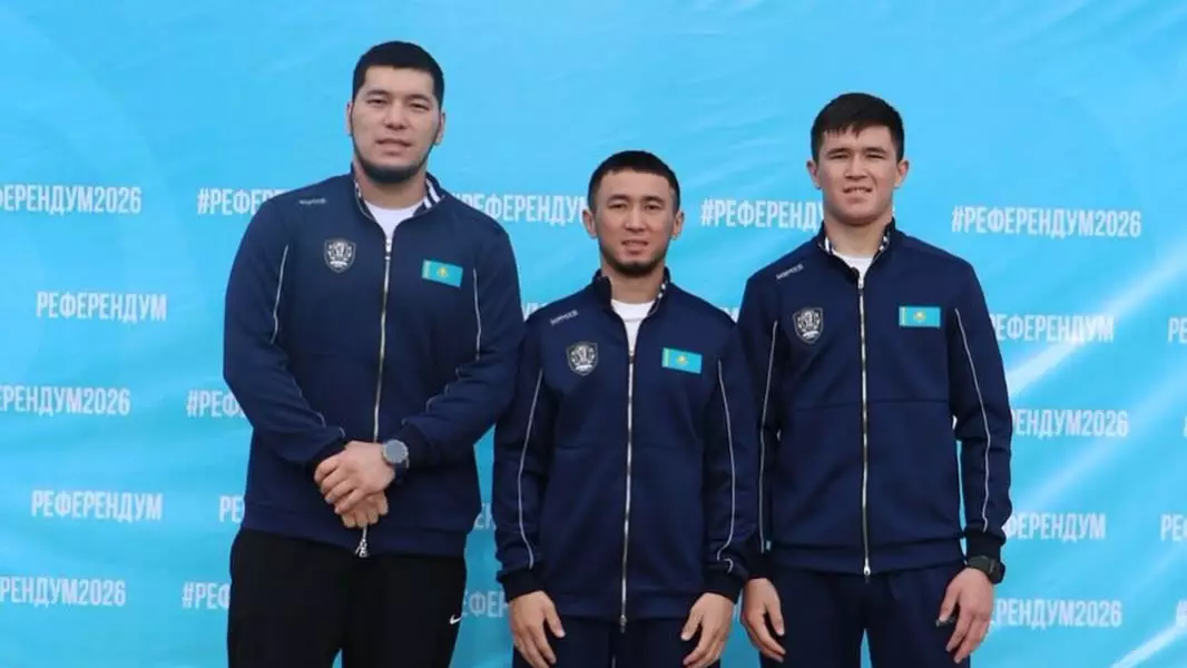 Казахстанские чемпионы голосуют на референдуме