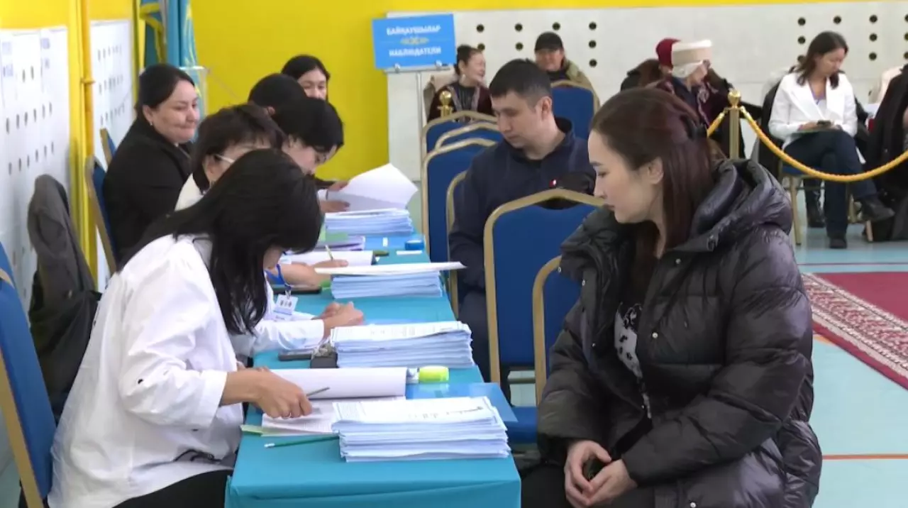 Около 400 иностранных наблюдателей следят за ходом референдума. LIVE