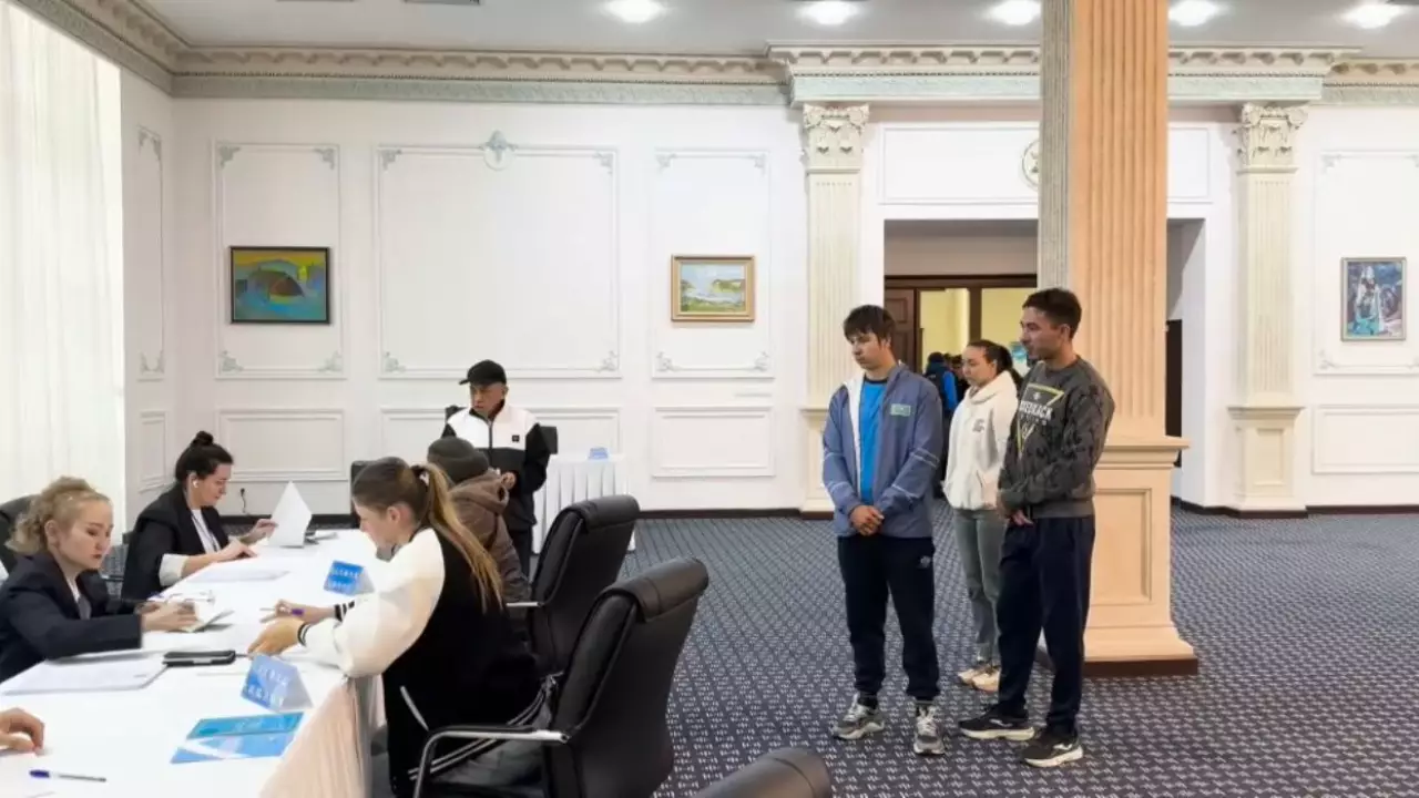 Өзбекстандағы Қазақстан азаматтары таңдау жасап жатыр. Live
