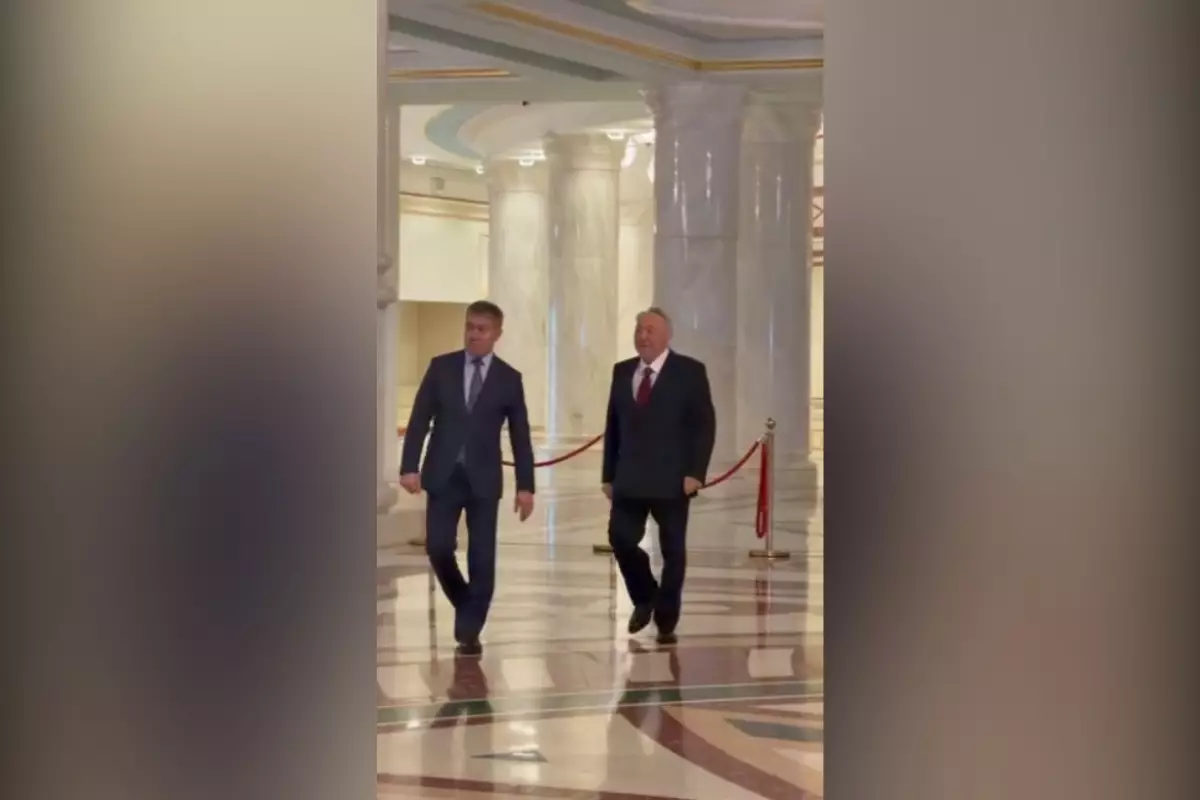 Нурсултан Назарбаев проголосовал на референдуме