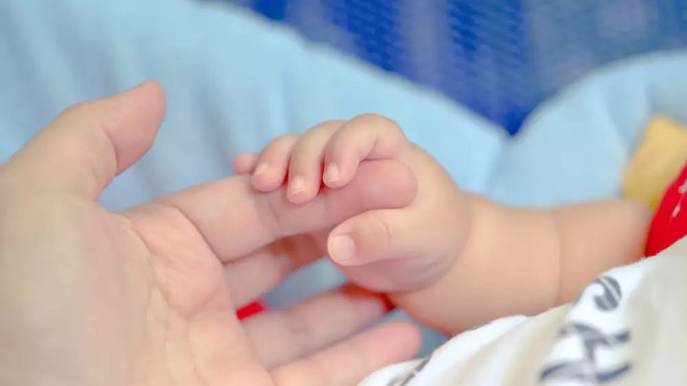 В Атырау родились сразу две тройни