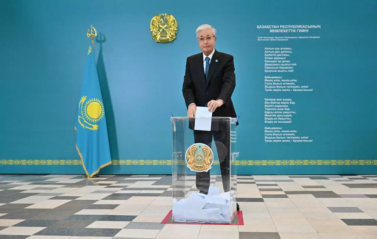 Президент Қасым-Жомарт Тоқаев республикалық референдумда дауыс берді