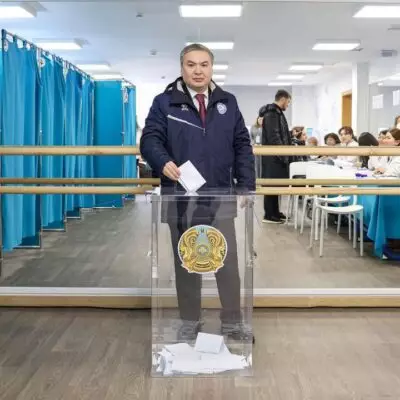 Казахстанские министры приняли участие в республиканском референдуме