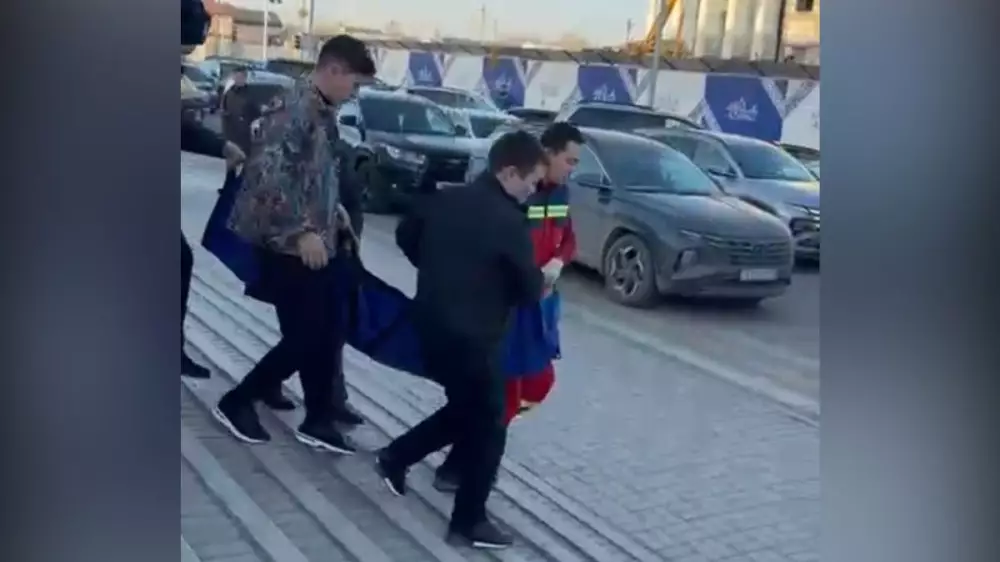 СМИ выяснили подробности нападения на ученицу в школе в Атырау