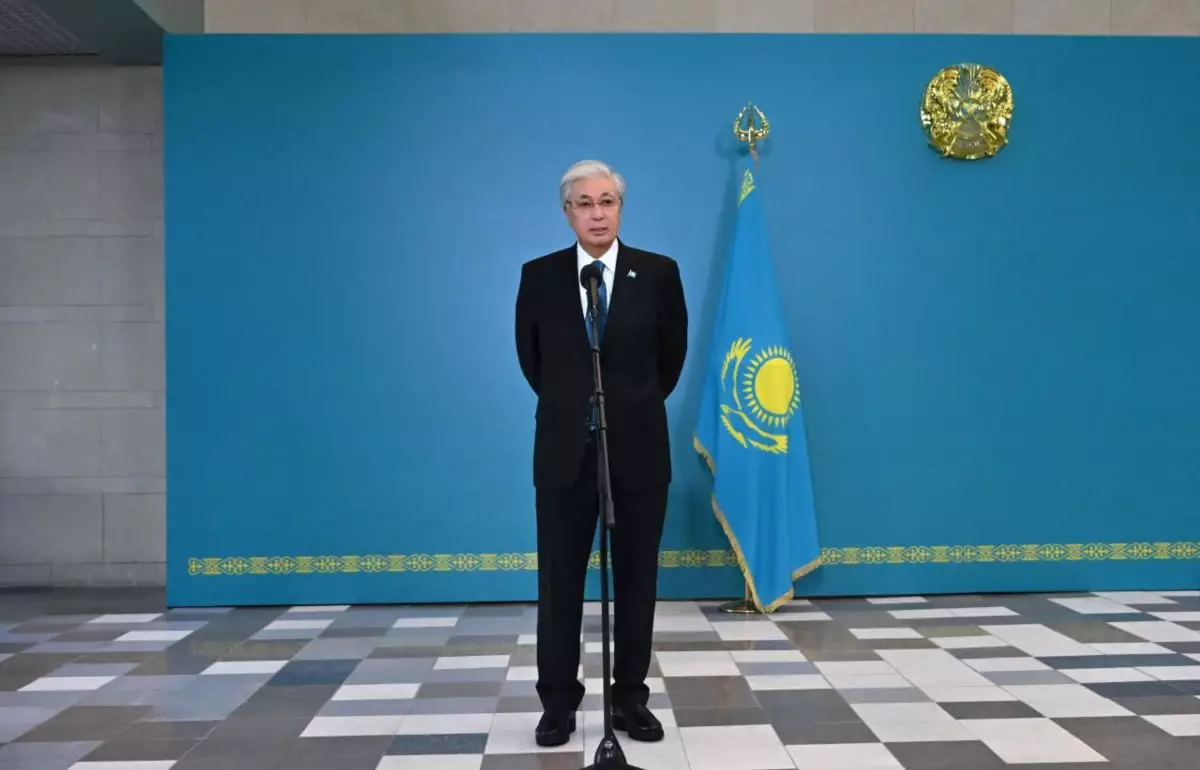 "Шамамен екі жыл бұрын іске кірістім": Тоқаев Конституцияны тез дайындап, аз талқылауға қатысты сынға жауап берді