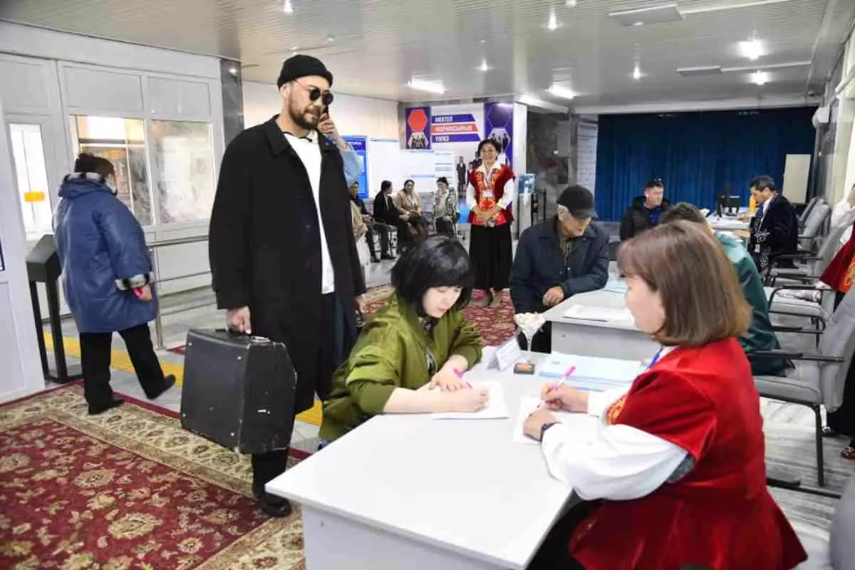 "Леон" и "Матильда" проголосовали на референдуме в Атырау