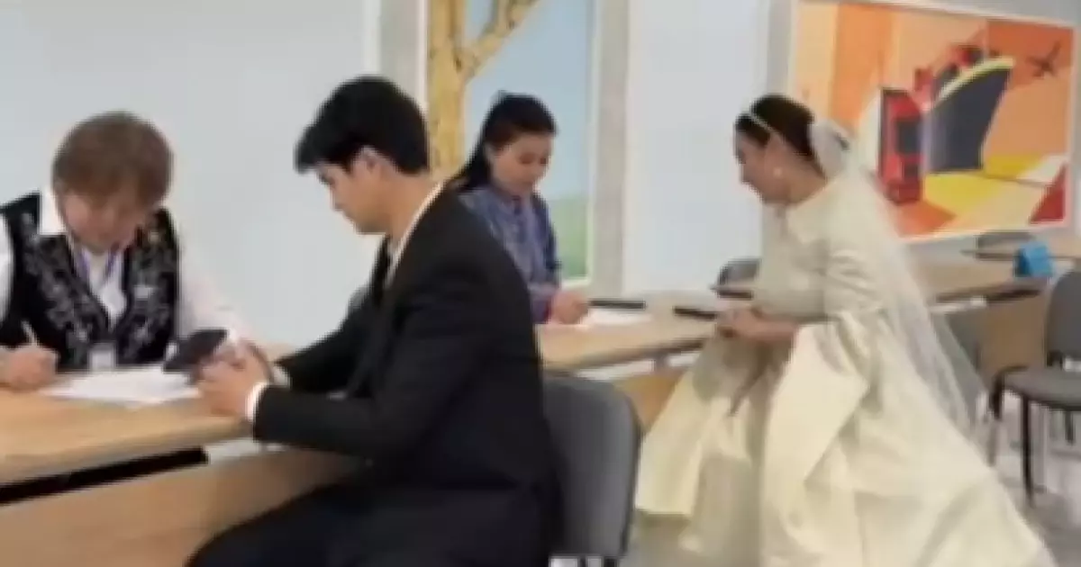  Маңғыстаулық жас-жұбайлар үйлену тойы күні дауыс беруге барды 