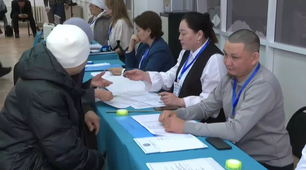 Столичный участок №379 принимает голосующих